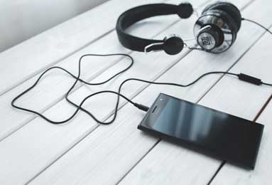 2014年NBA小牛队逆袭马刺：篮球传奇之战深度解析